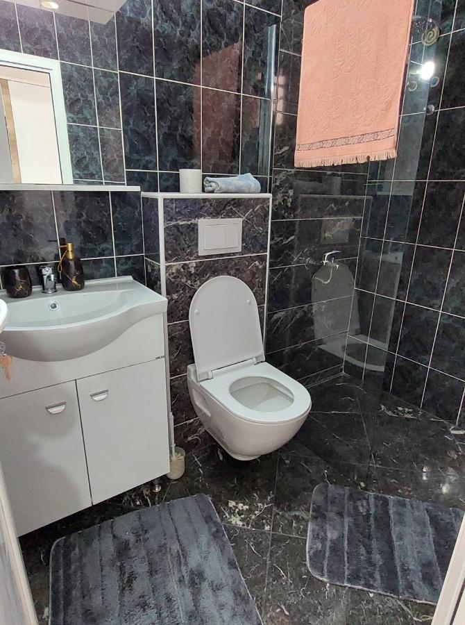Apartmani Jovan Ulcinj Buitenkant foto