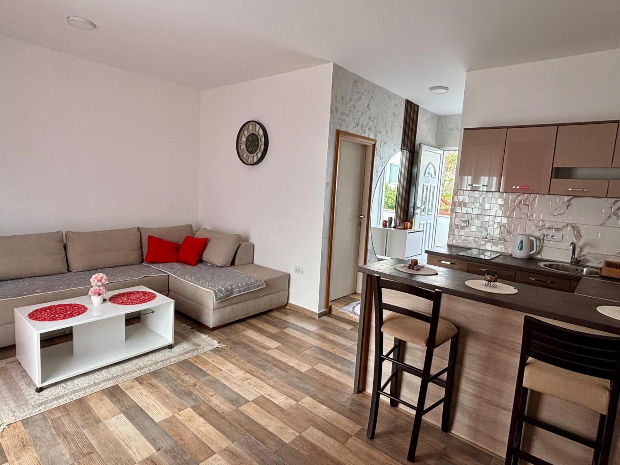 Apartmani Jovan Ulcinj Buitenkant foto